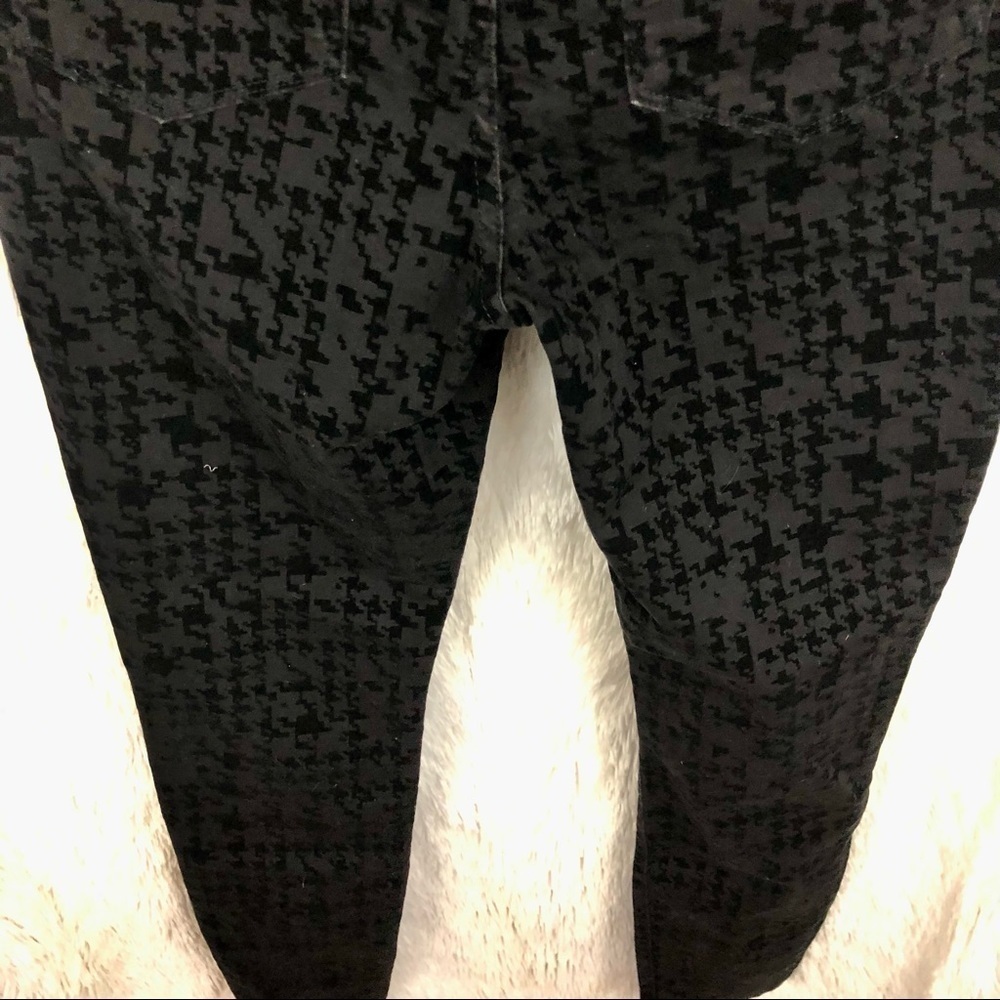NWT NYDJ black flocked pattern super skinny pants womens size 8 - Picture 10 of 11